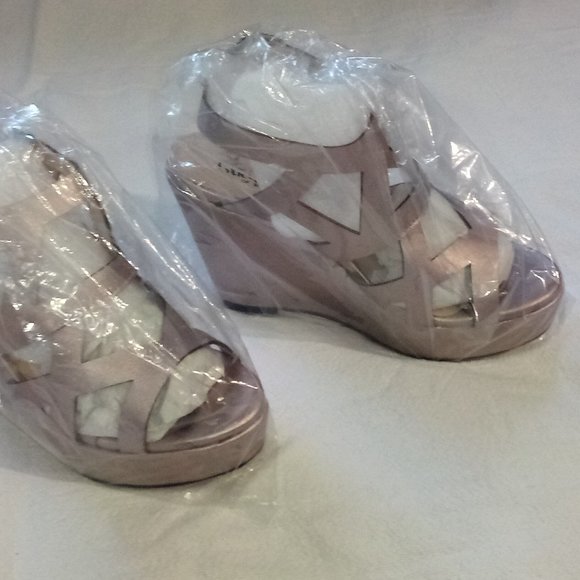 Wedges New in Box - Picture 1 of 5